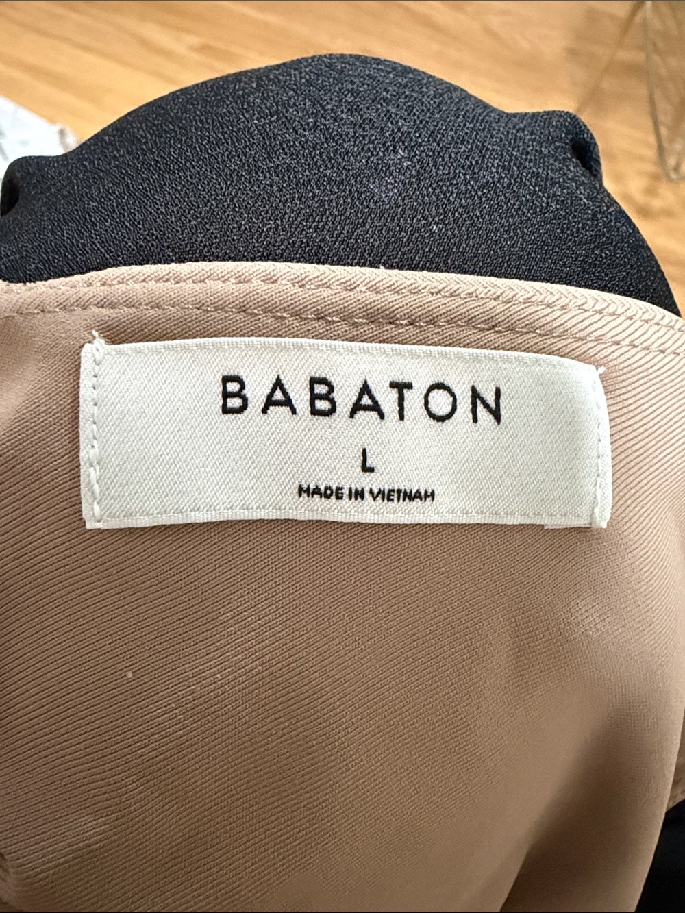 Aritzia Babaton Women’s Bodysuit in Nude Tan (Never worn) - Picture 2 of 3